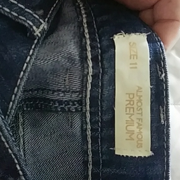 Jeans - Picture 2 of 4